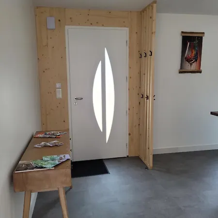 Les Ecuries بيت للعطل Secondigny